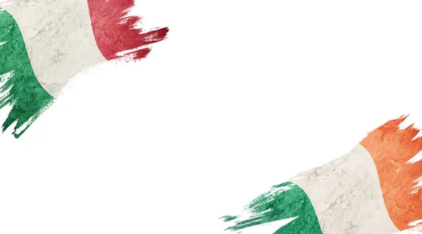 Beyaz Arkaplanda İtalya ve İrlanda Bayrakları — Stok fotoğraf